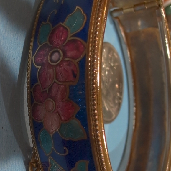 Vintage Floral Enamel Bangle Bracelet And Screw back Earrings with Gold Accents - Picture 6 of 10